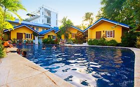 Blue Lagoon Inn & Suites