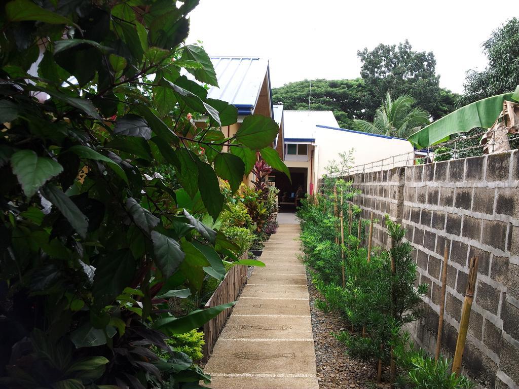 Blue Lagoon Inn & Suites Puerto Princesa Exterior photo