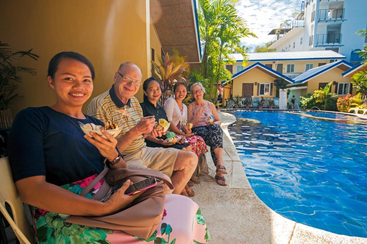 Blue Lagoon Inn & Suites Puerto Princesa Exterior photo